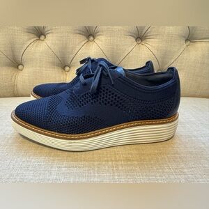 Cole Haan Women's ØriginalGrand Platform Wingtip Oxford - Navy blue.